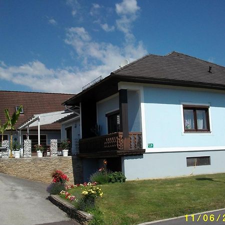 Ferienwohnung Moni Geiseldorf Ngoại thất bức ảnh