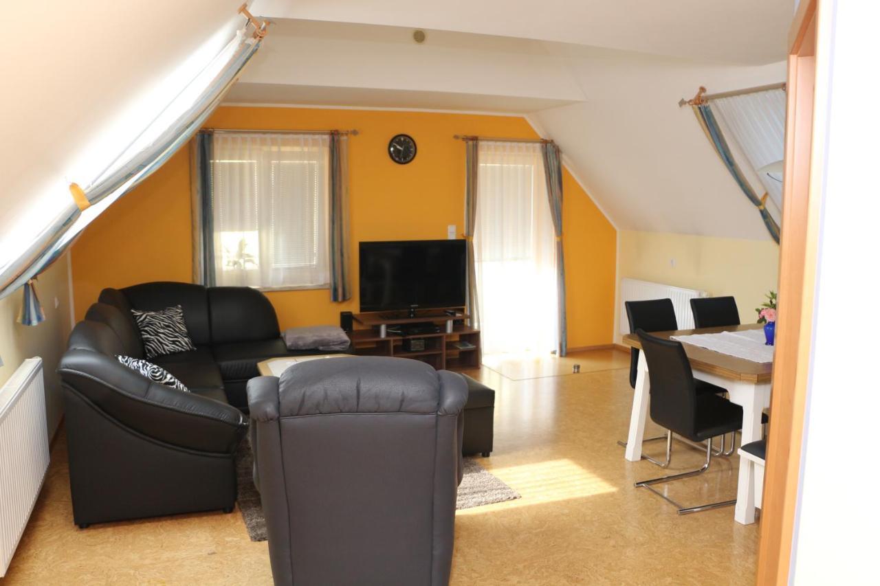 Ferienwohnung Moni Geiseldorf Ngoại thất bức ảnh