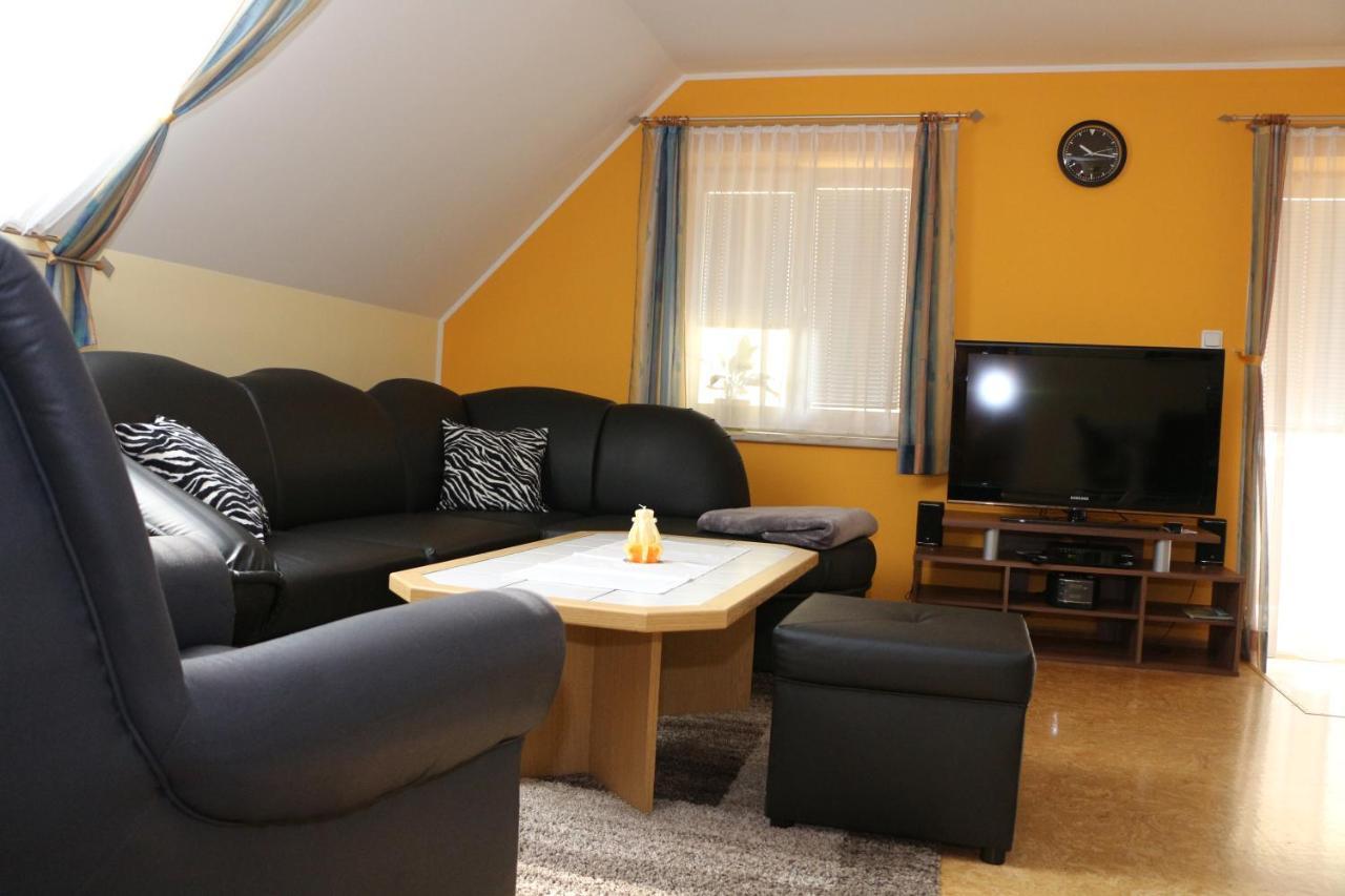 Ferienwohnung Moni Geiseldorf Ngoại thất bức ảnh